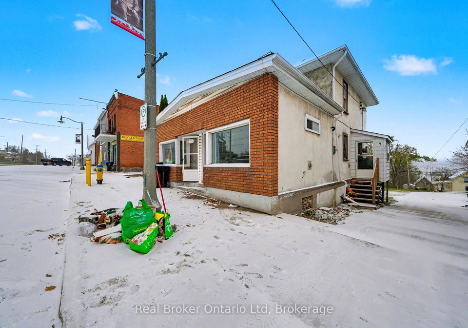 7-robert-street-w-penetanguishene-ontario-s12998378