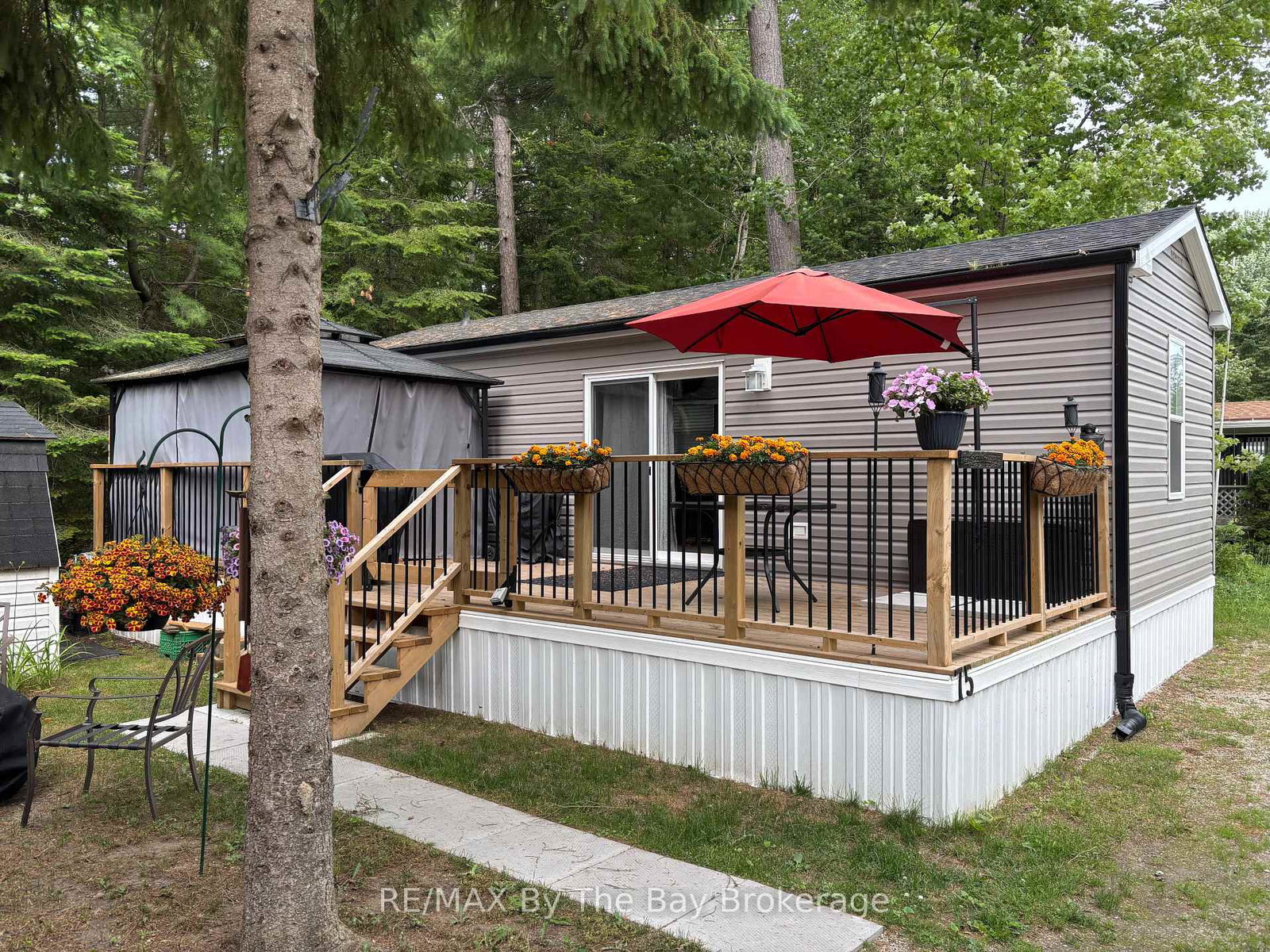 85-theme-park-drive-wasaga-beach-ontario-s13000878