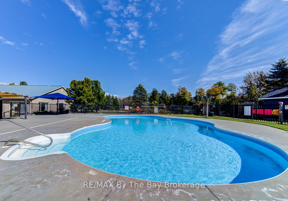 85-theme-park-drive-wasaga-beach-ontario-s13000878