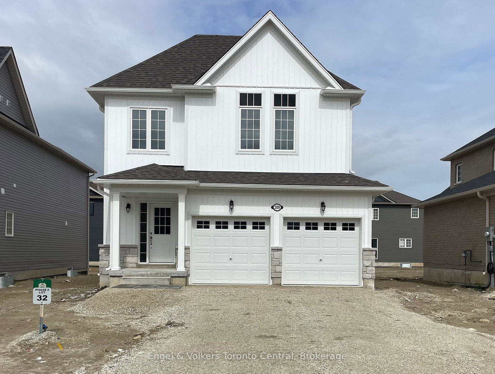 209-clipper-drive-clearview-ontario-s13000938