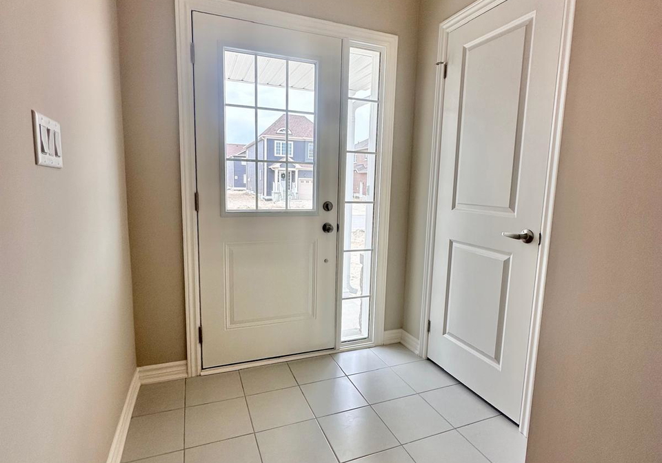 209-clipper-drive-clearview-ontario-s13000938
