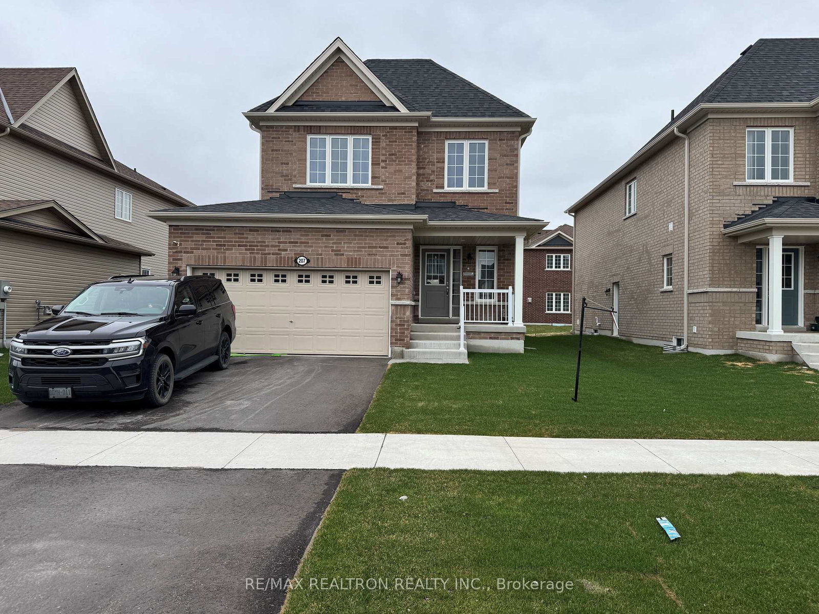 207-cubitt-street-clearview-ontario-s13002158