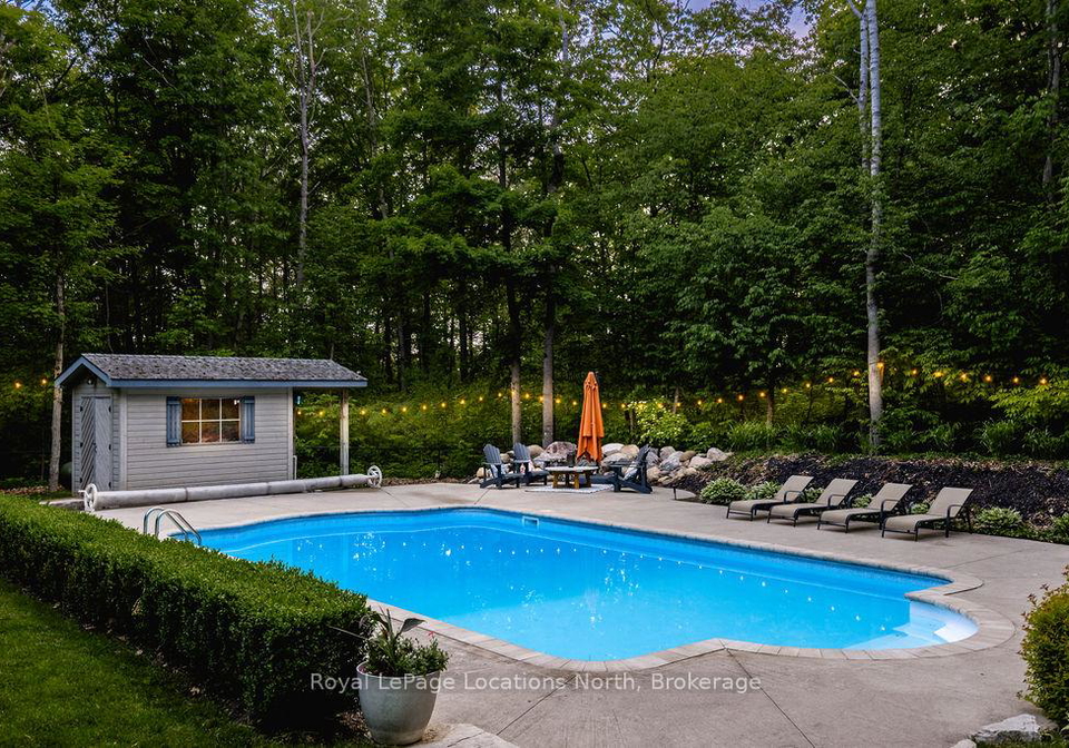 18-mills-circle-springwater-ontario-s13003624