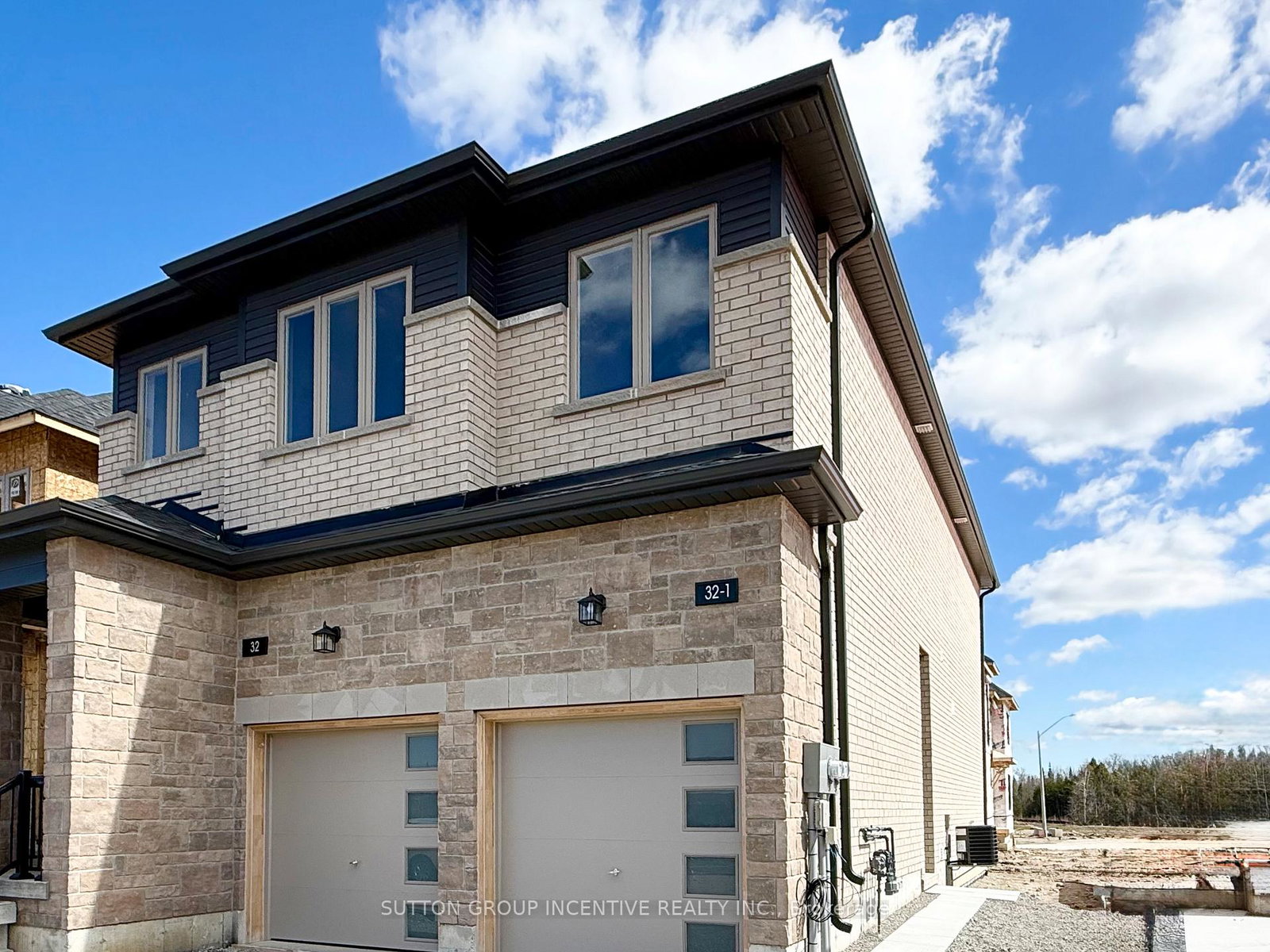 3winery-way-barrie-ontario-s13018216