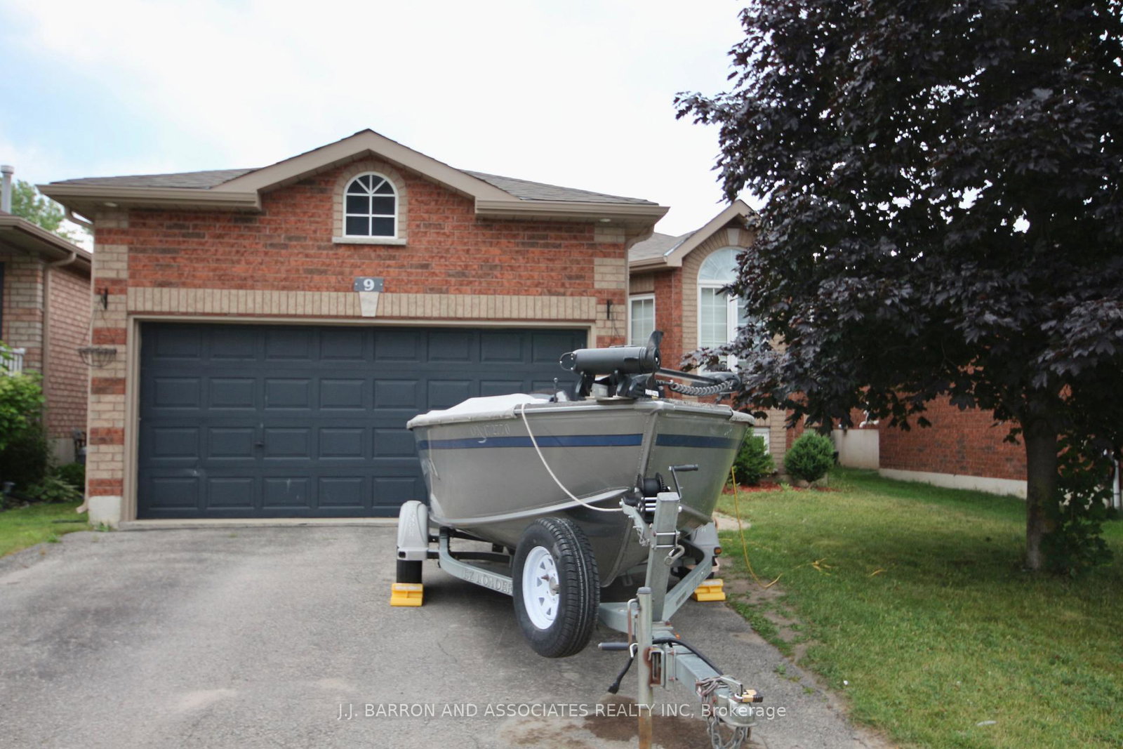 9-seline-crescent-barrie-ontario-s13022604
