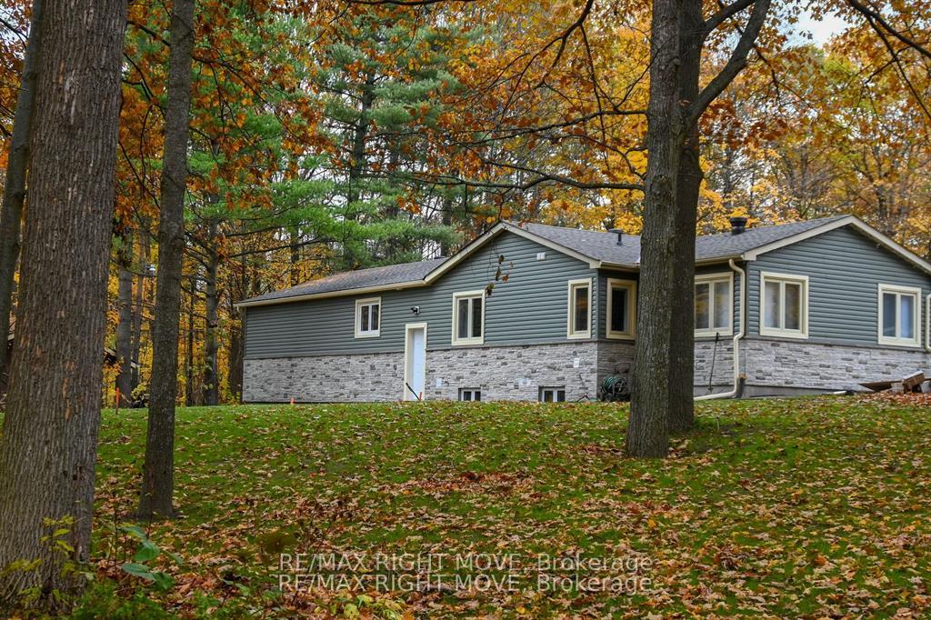 32-mills-circle-springwater-ontario-s13023480