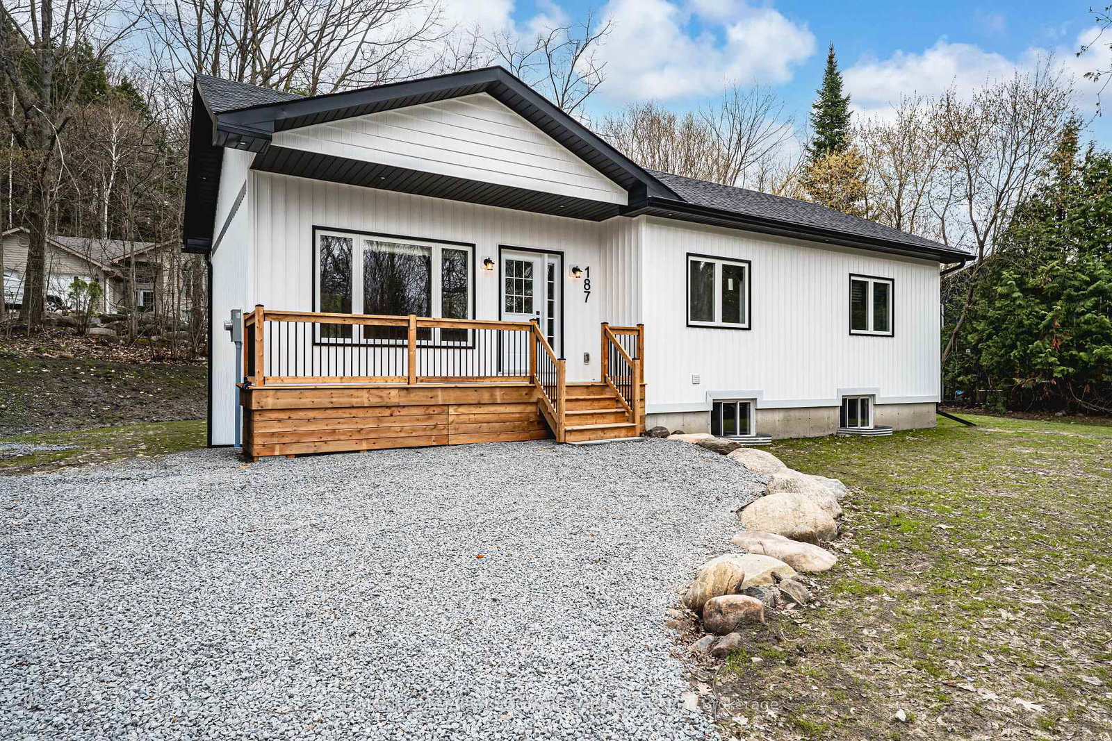 187-albin-road-tay-ontario-s13027012