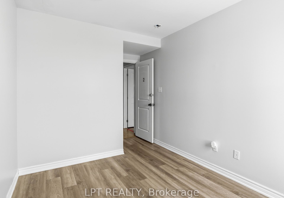 24penetanguishene-road-barrie-ontario-s13027706