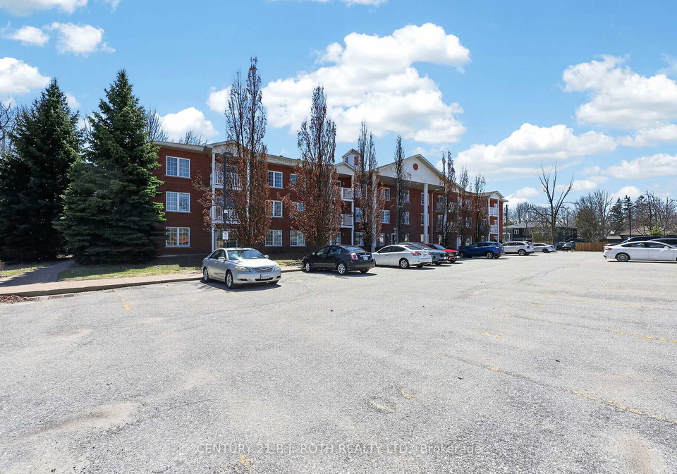 49-jacobs-terrace-barrie-ontario-s13027924