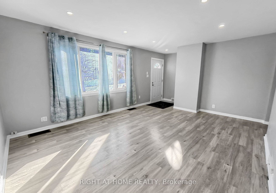 19-alfred-street-w-barrie-ontario-s13030952