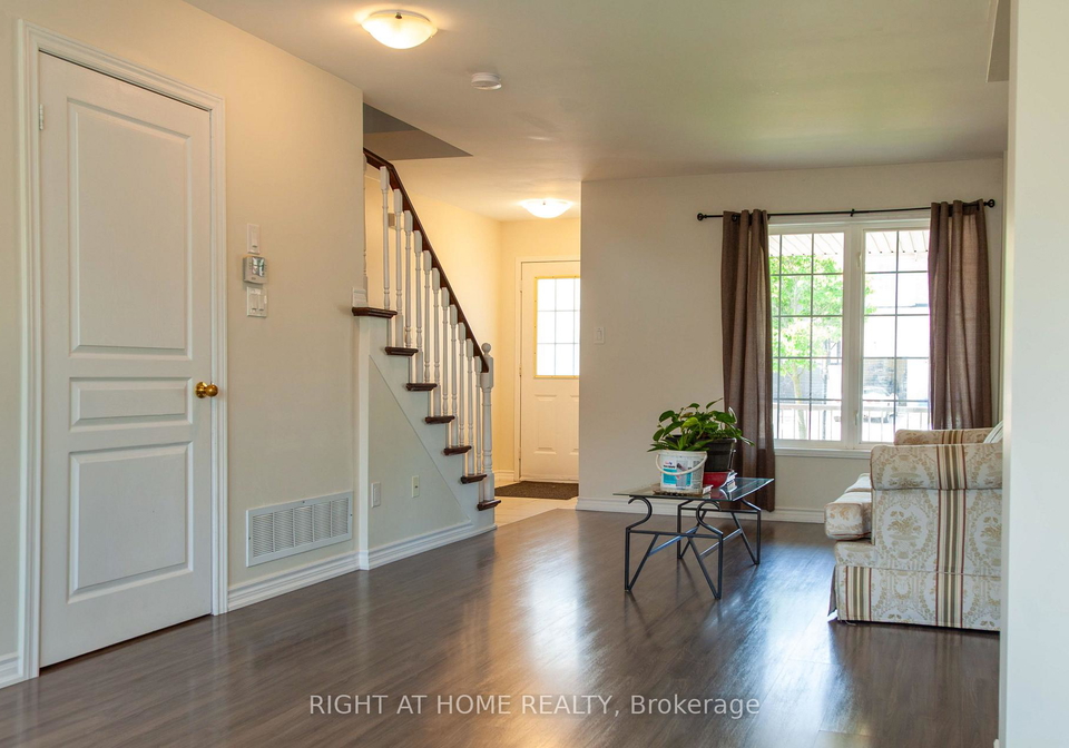 68-trevino-circle-barrie-ontario-s13031352