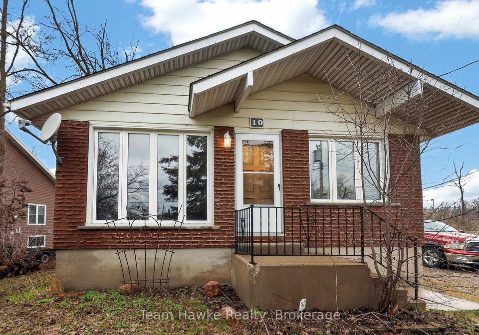 10-sunset-crescent-severn-ontario-s13031714