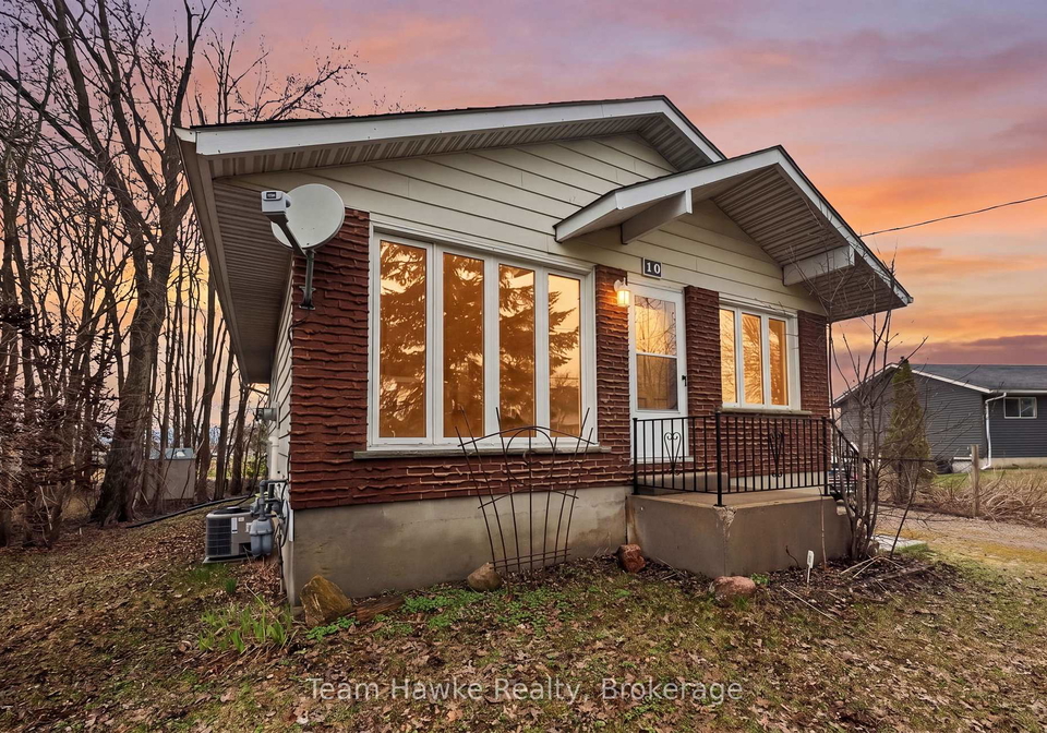 10-sunset-crescent-severn-ontario-s13031714