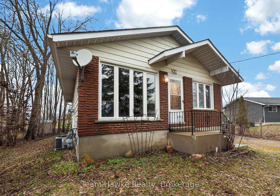 10-sunset-crescent-severn-ontario-s13031714