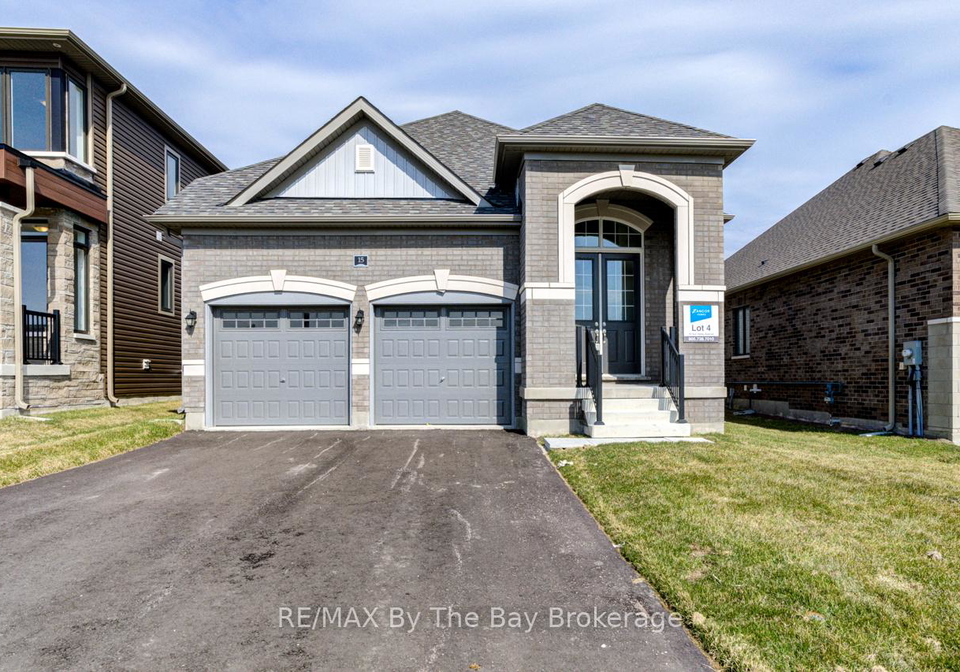 15-sun-valley-avenue-wasaga-beach-ontario-s13033342
