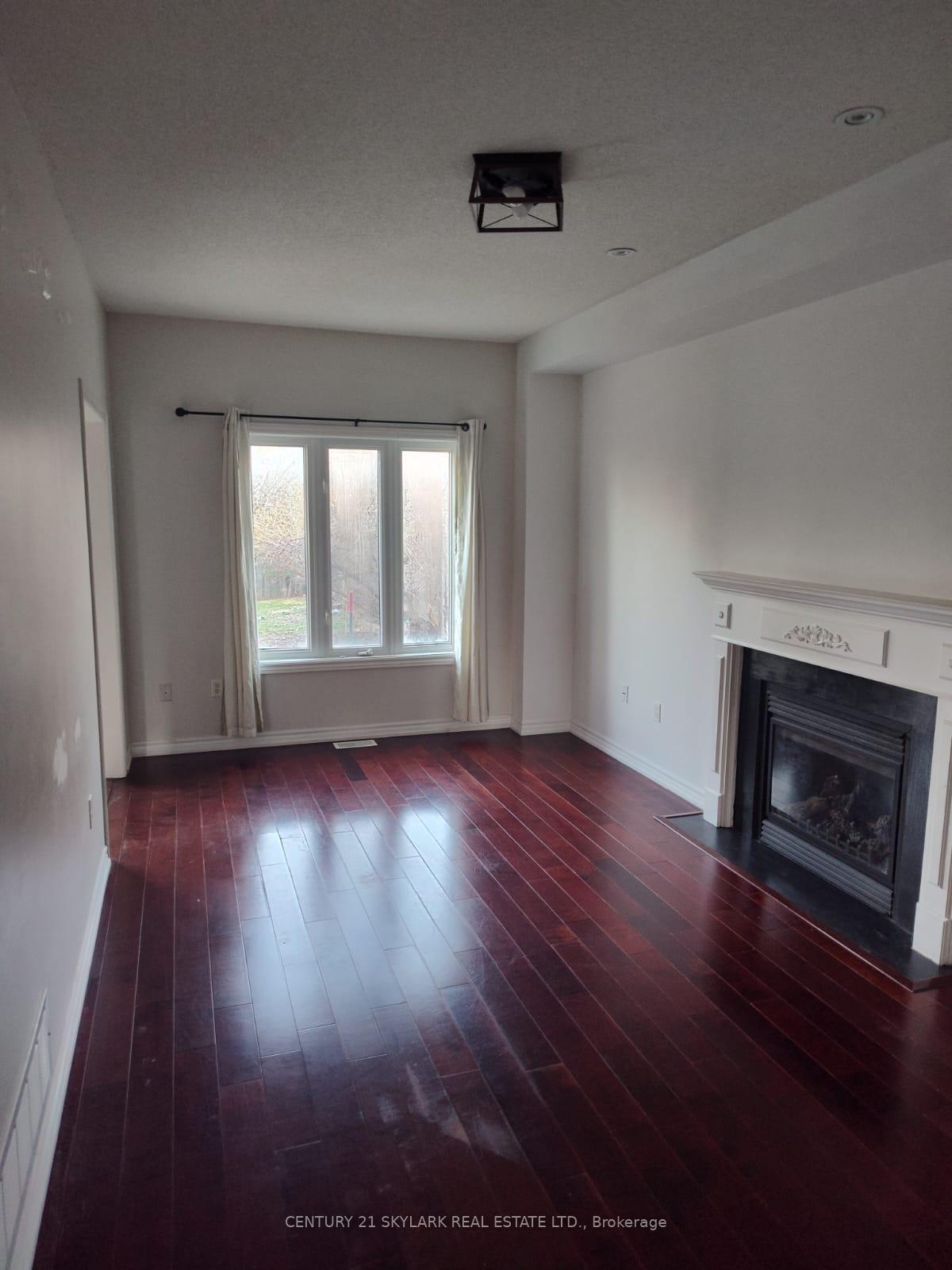 15-surrey-drive-barrie-ontario-s13033438