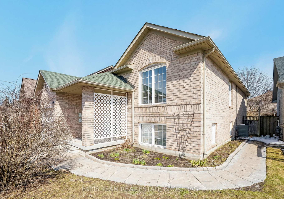 100-brighton-road-barrie-ontario-s13033982