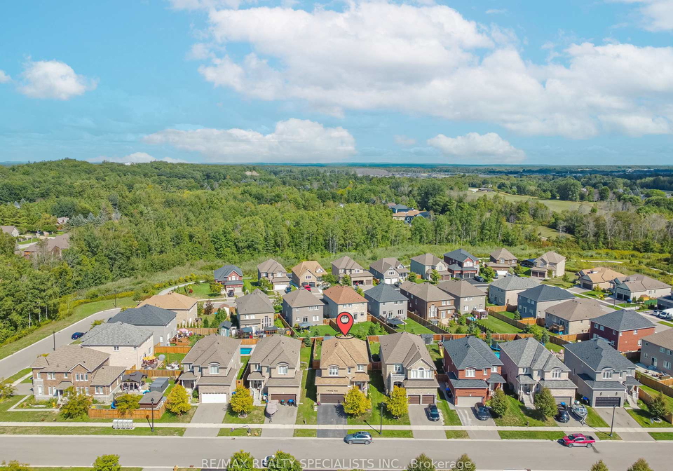 9-academy-avenue-wasaga-beach-ontario-s13035008