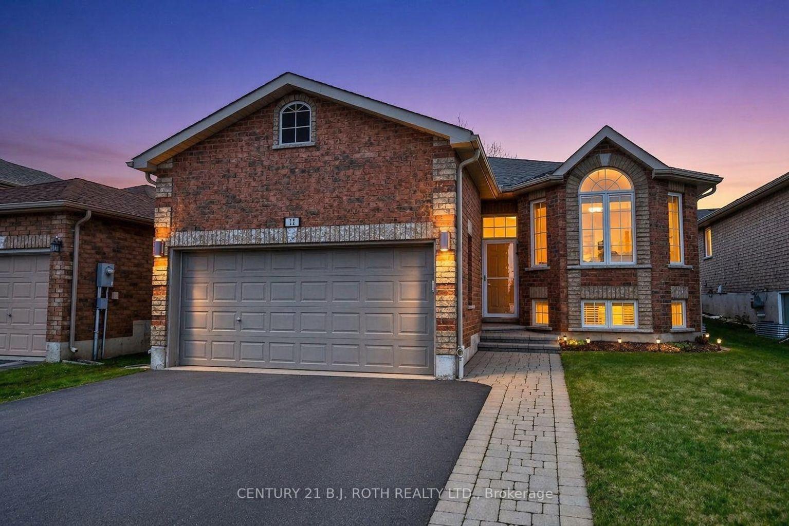 12-white-crescent-barrie-ontario-s13039846