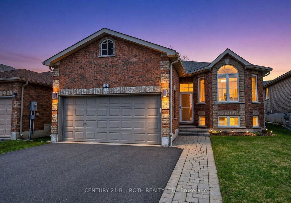 12-white-crescent-barrie-ontario-s13039846