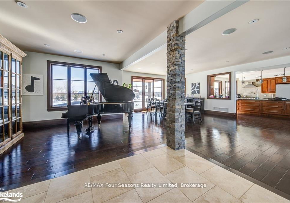 12-windrose-valley-boulevard-clearview-ontario-s13041000