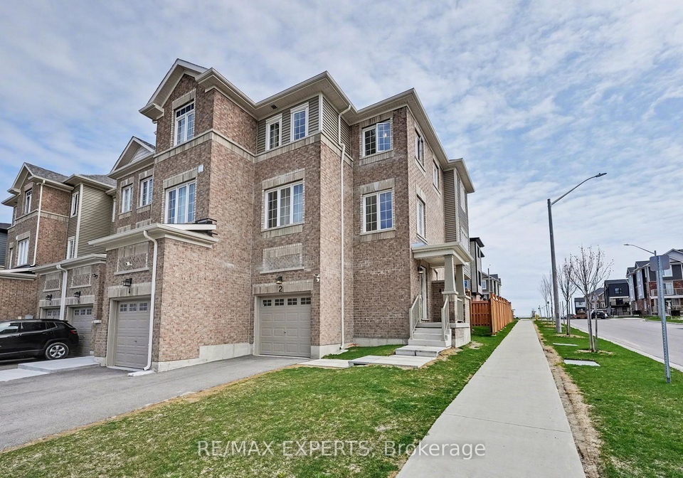 2-pumpkin-corner-crescent-barrie-ontario-s13048270
