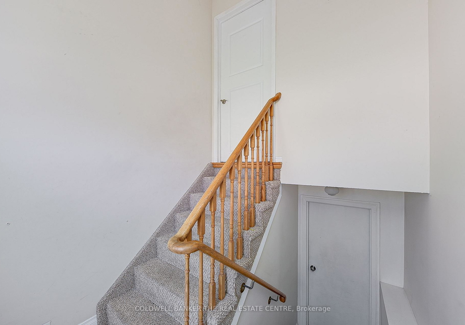 64-mcconkey-place-barrie-ontario-s13049124