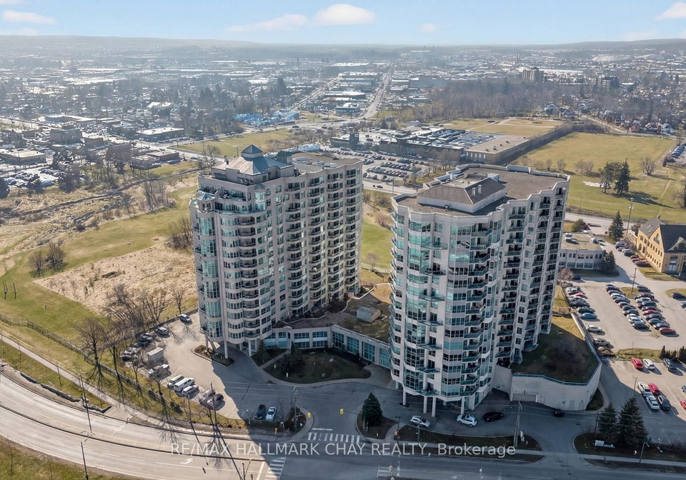 2-toronto-street-barrie-ontario-s13049244