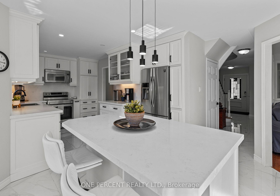 1-dixon-court-barrie-ontario-s13053654