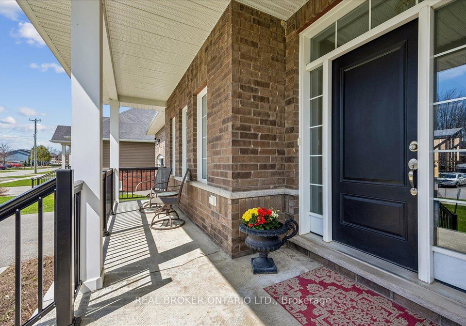 215-centre-street-clearview-ontario-s13054304