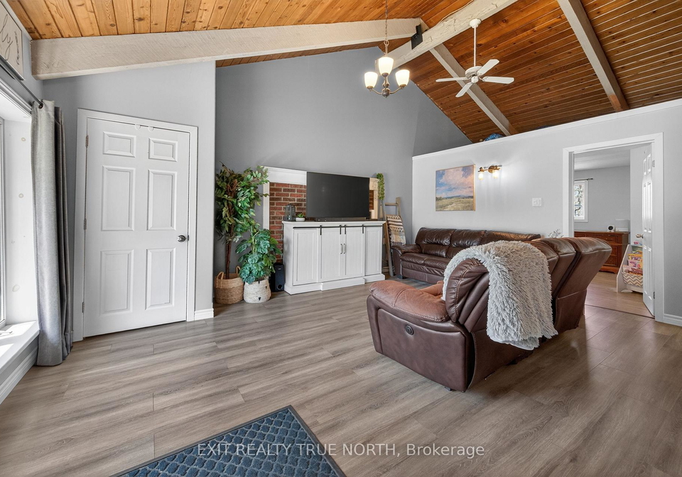 70-knox-road-w-wasaga-beach-ontario-s13055020