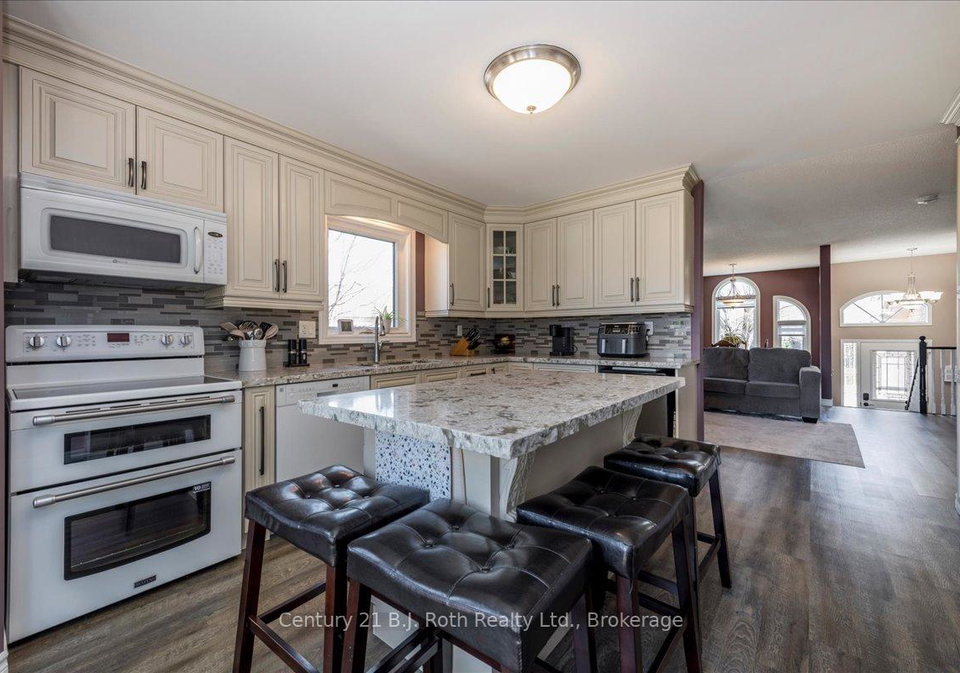 116-dyer-drive-wasaga-beach-ontario-s13055022