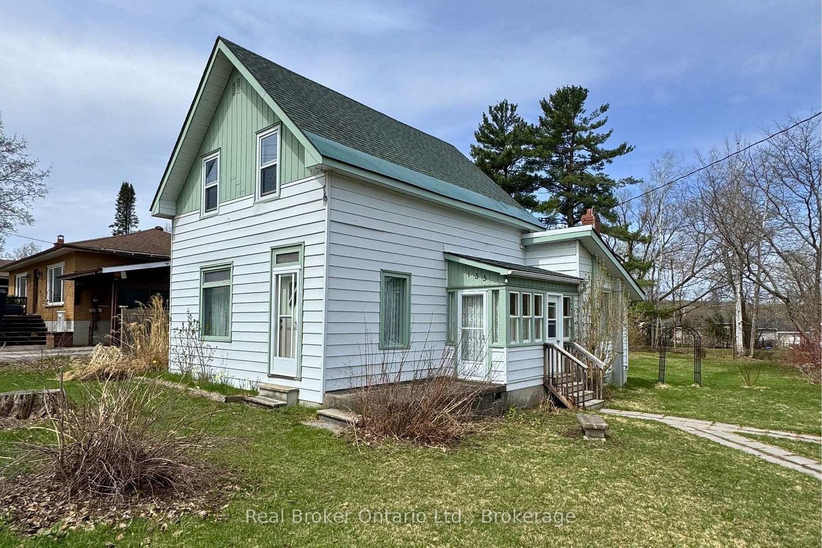 135-poyntz-street-penetanguishene-ontario-s13055574