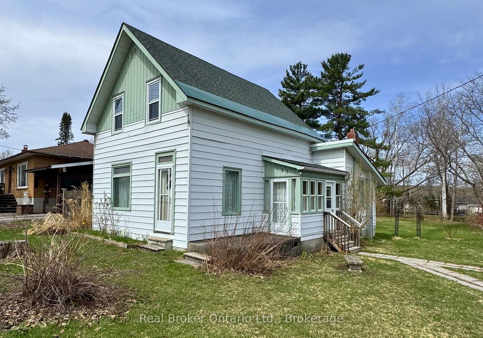 135-poyntz-street-penetanguishene-ontario-s13055574
