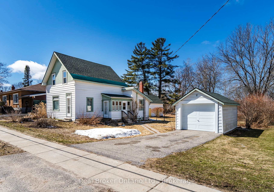 135-poyntz-street-penetanguishene-ontario-s13055574