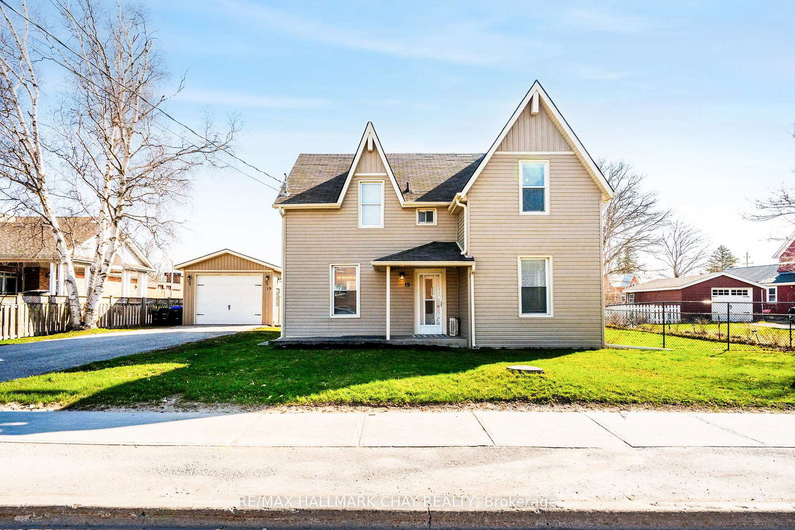 19-yonge-street-s-springwater-ontario-s13056710