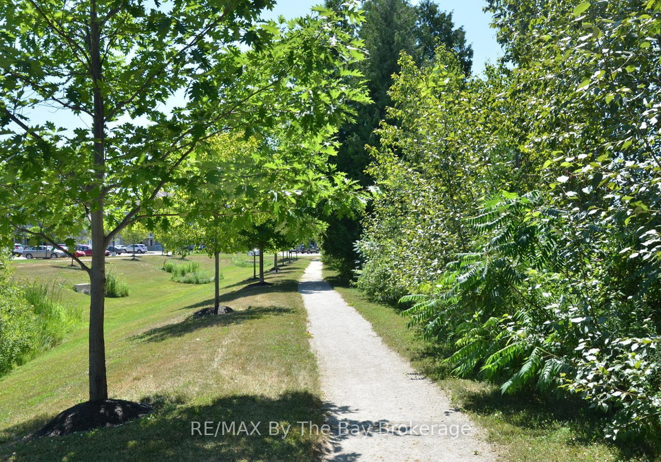 40-mulligan-lane-wasaga-beach-ontario-s13056954