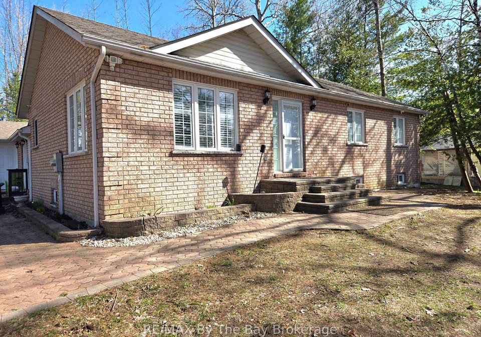 31-forest-avenue-wasaga-beach-ontario-s13058152
