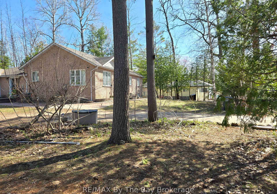 31-forest-avenue-wasaga-beach-ontario-s13058152