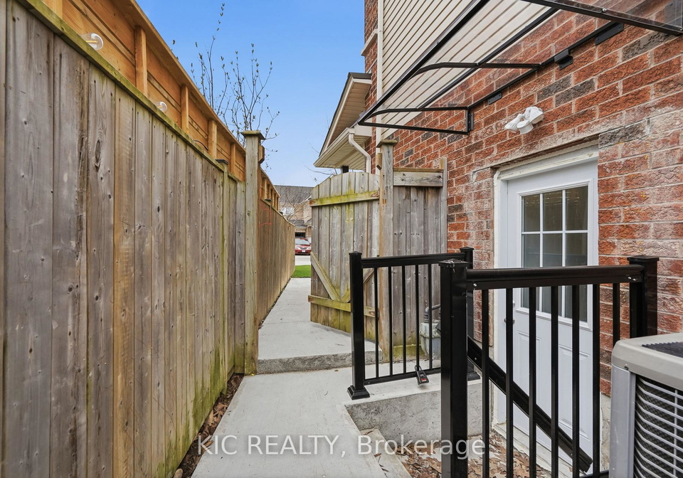 38-maple-crown-terrace-barrie-ontario-s13062146