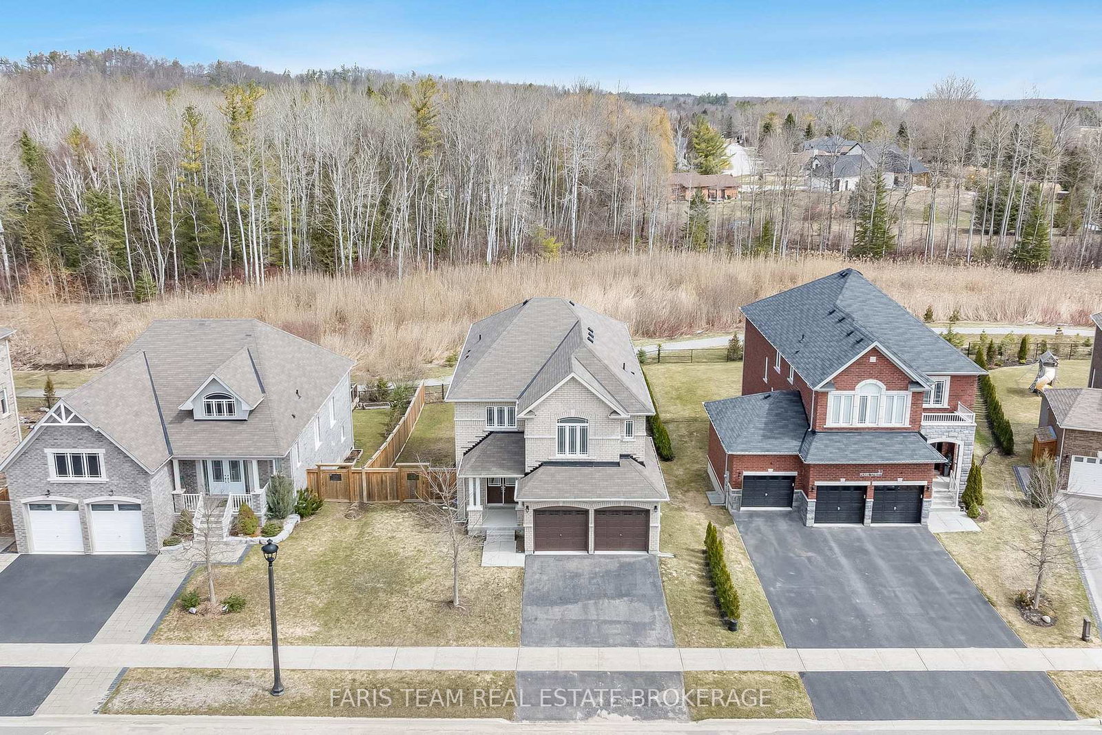 33-pearl-street-wasaga-beach-ontario-s13063124