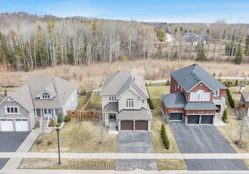 33-pearl-street-wasaga-beach-ontario-s13063124