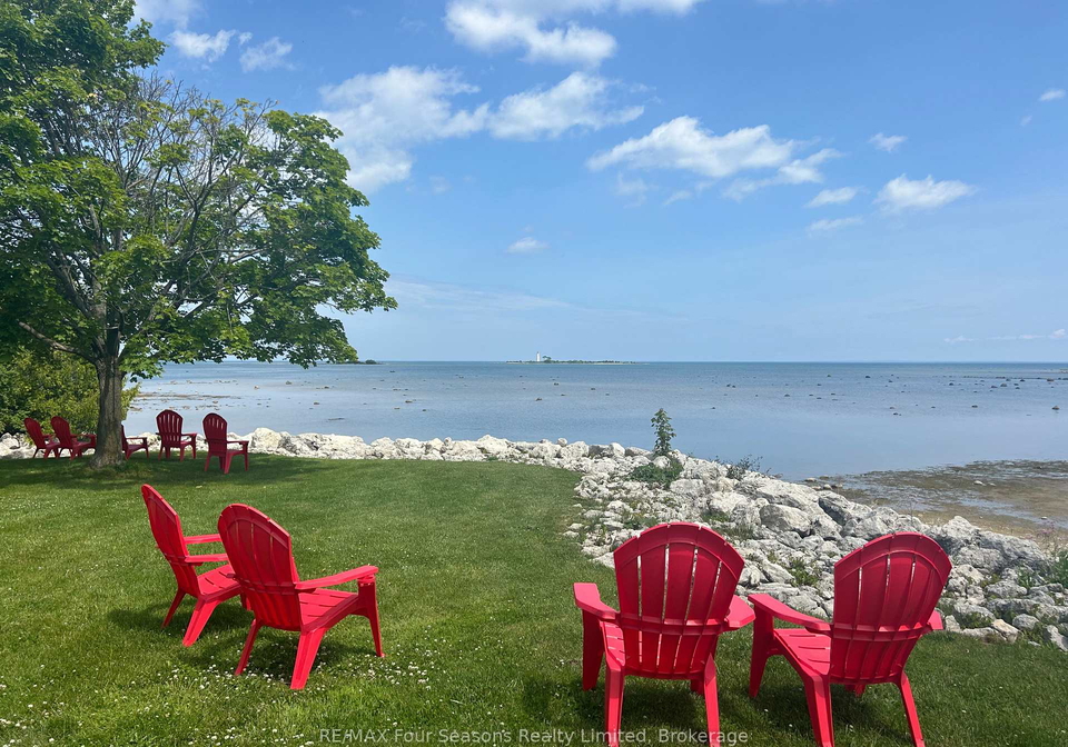 starboard-road-collingwood-ontario-s13063378