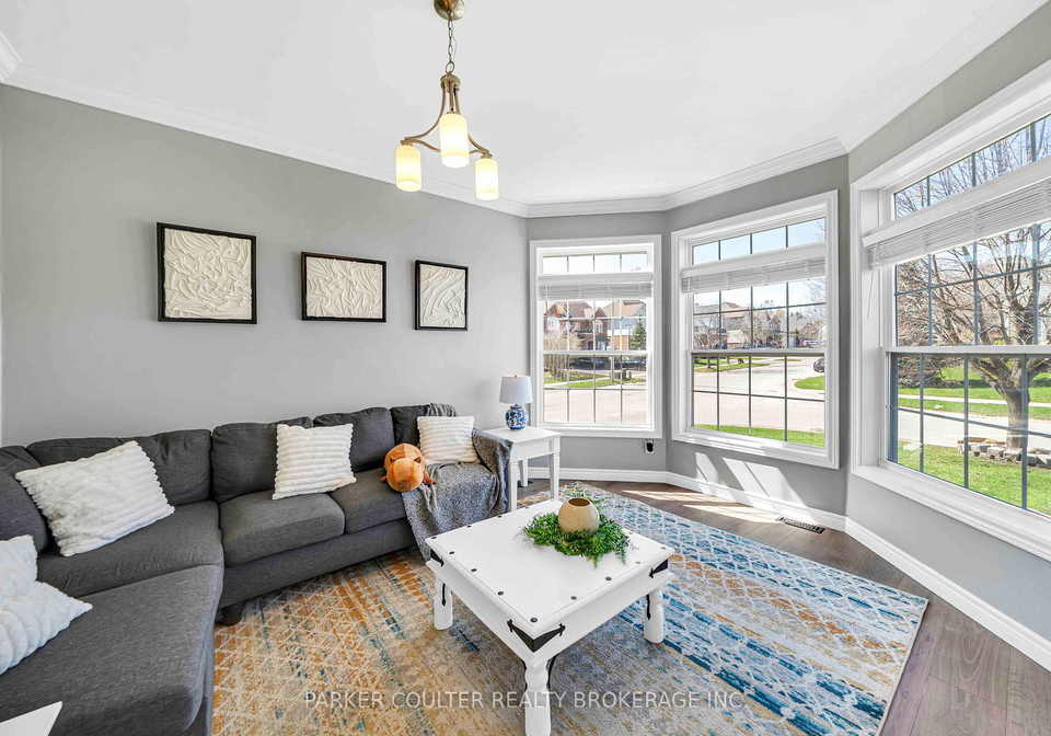 1-windsor-crescent-barrie-ontario-s13065654