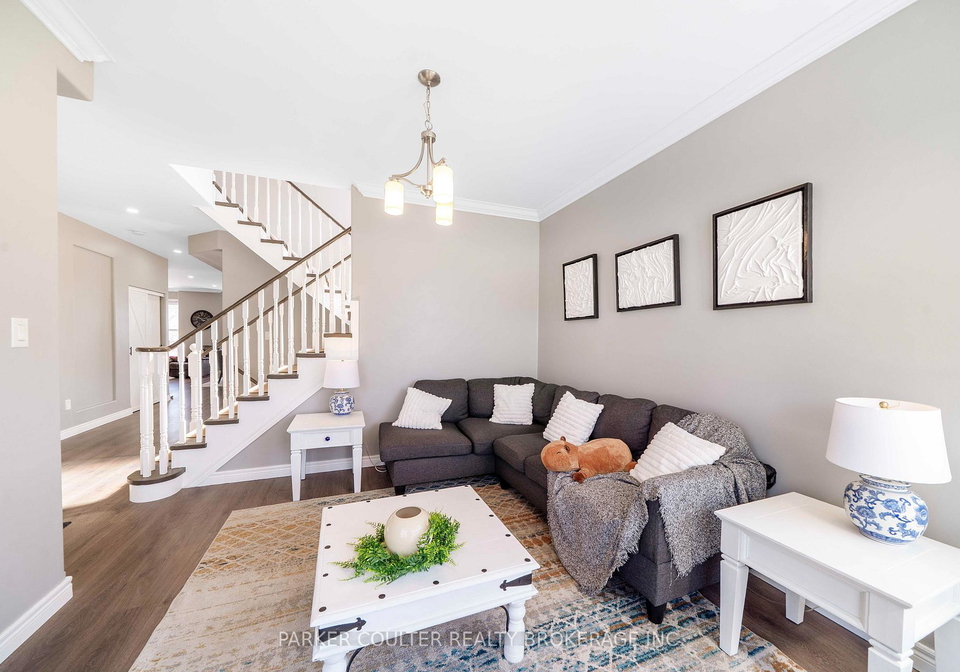 1-windsor-crescent-barrie-ontario-s13065654