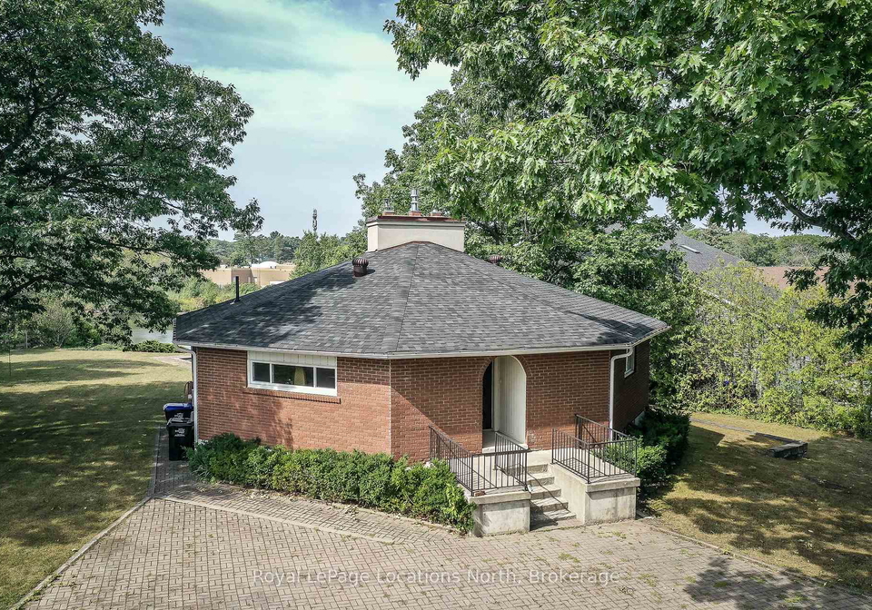 10-sunset-court-wasaga-beach-ontario-s13066992