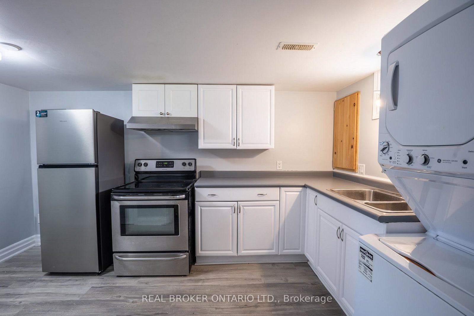 32-grove-street-w-barrie-ontario-s13067378