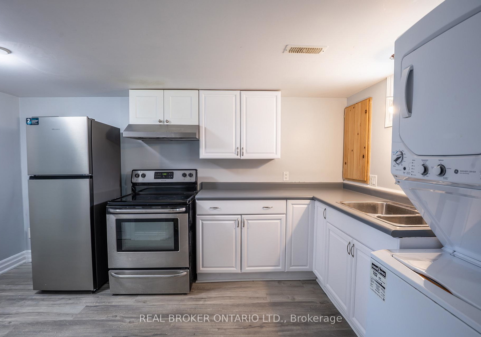 32-grove-street-w-barrie-ontario-s13067378