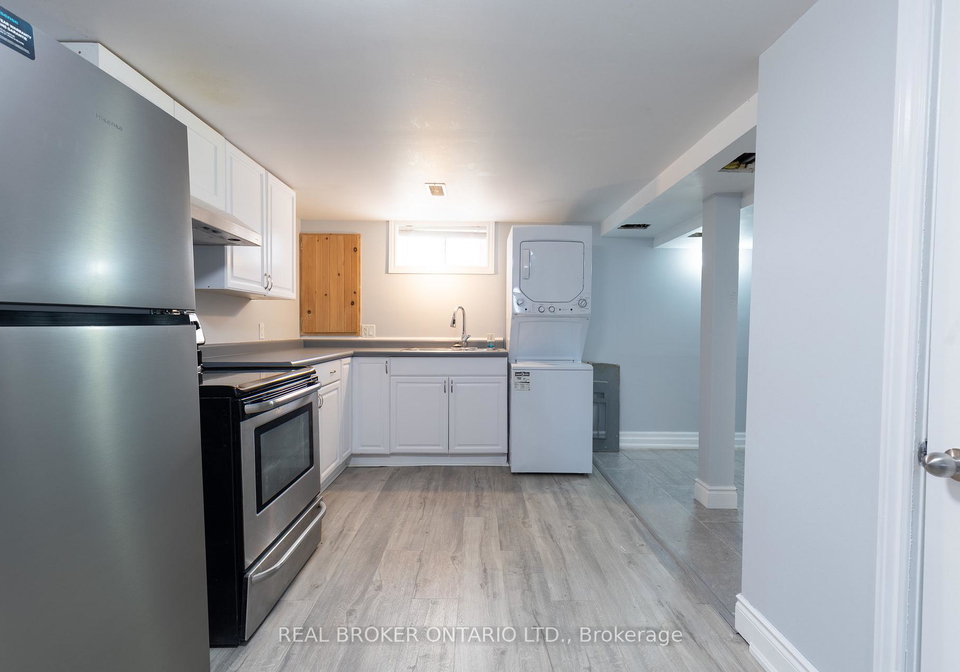 32-grove-street-w-barrie-ontario-s13067378
