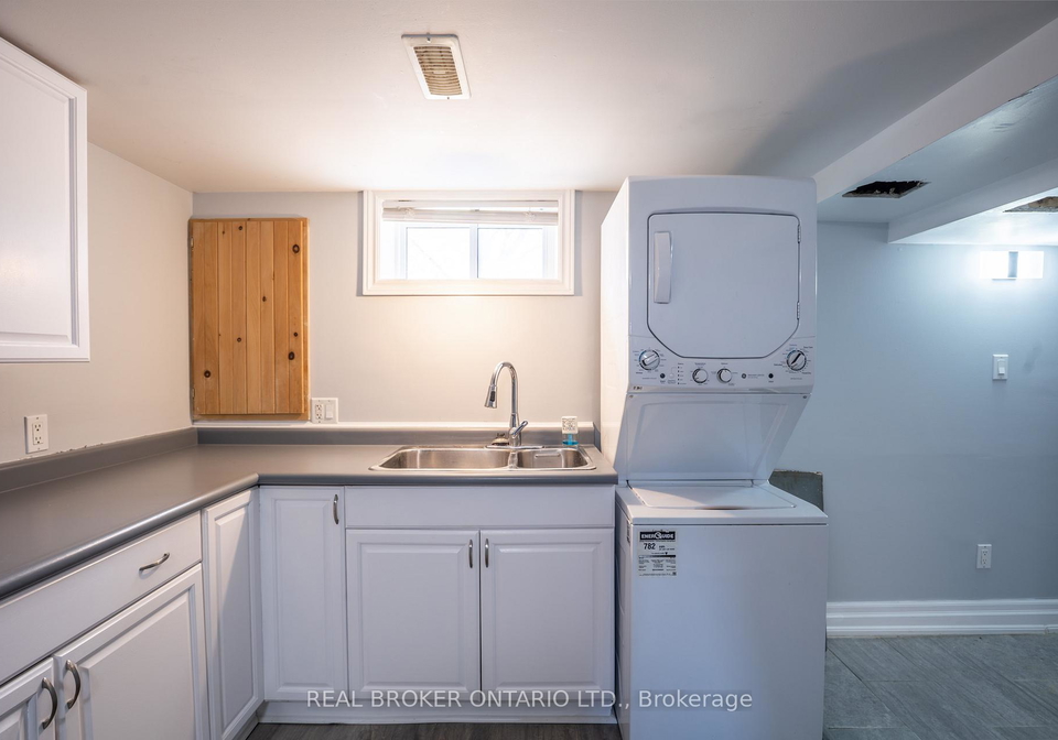 32-grove-street-w-barrie-ontario-s13067378